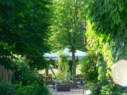 Фото: Hof-Biergarten Grenzebach